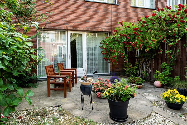 Medium property photo - Vriezenveenstraat 10, 2541 RZ Den Haag